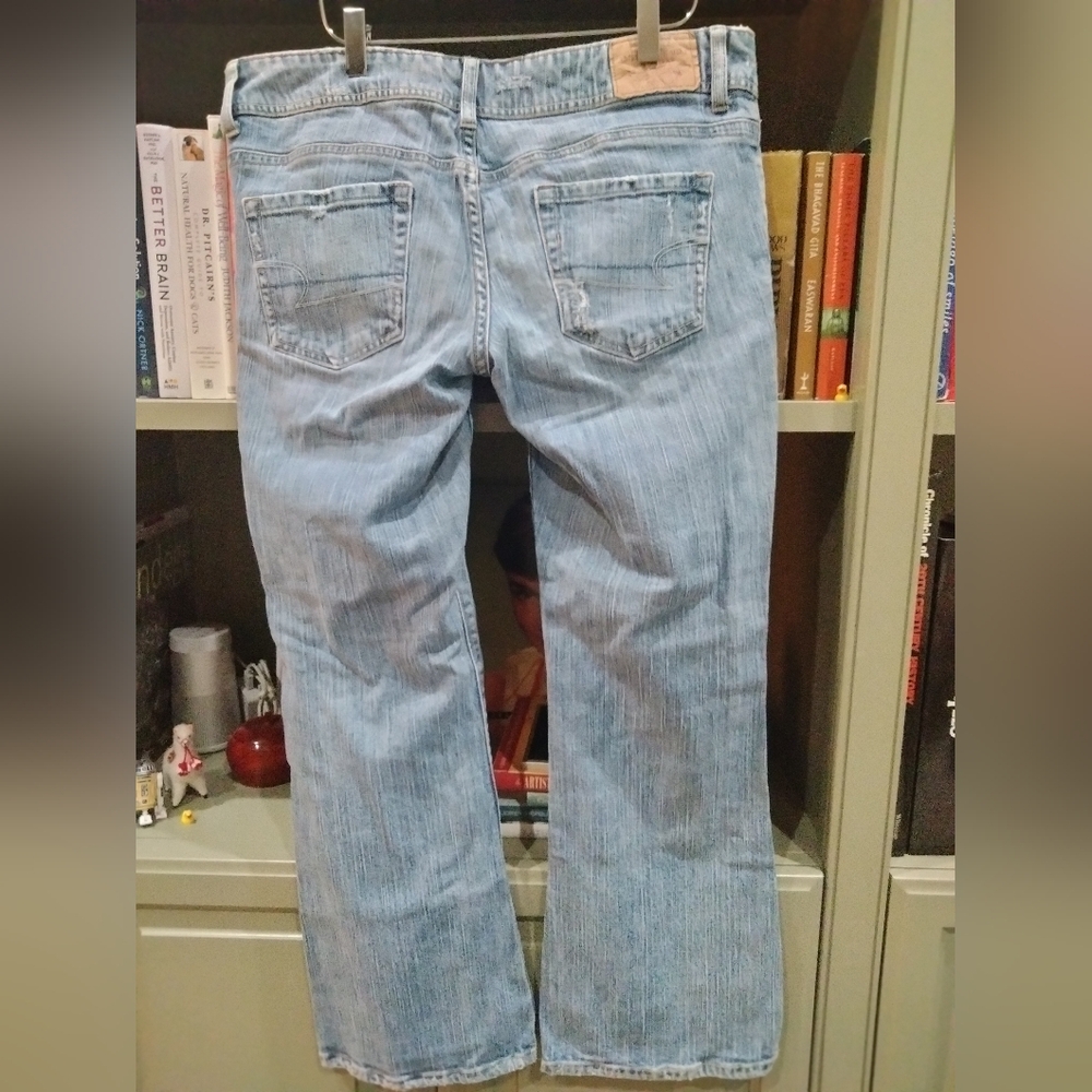 Y2K American Eagle Women’s Jeans – Light Wash, Distressed Denim, AE Branding - Picture 5 of 6